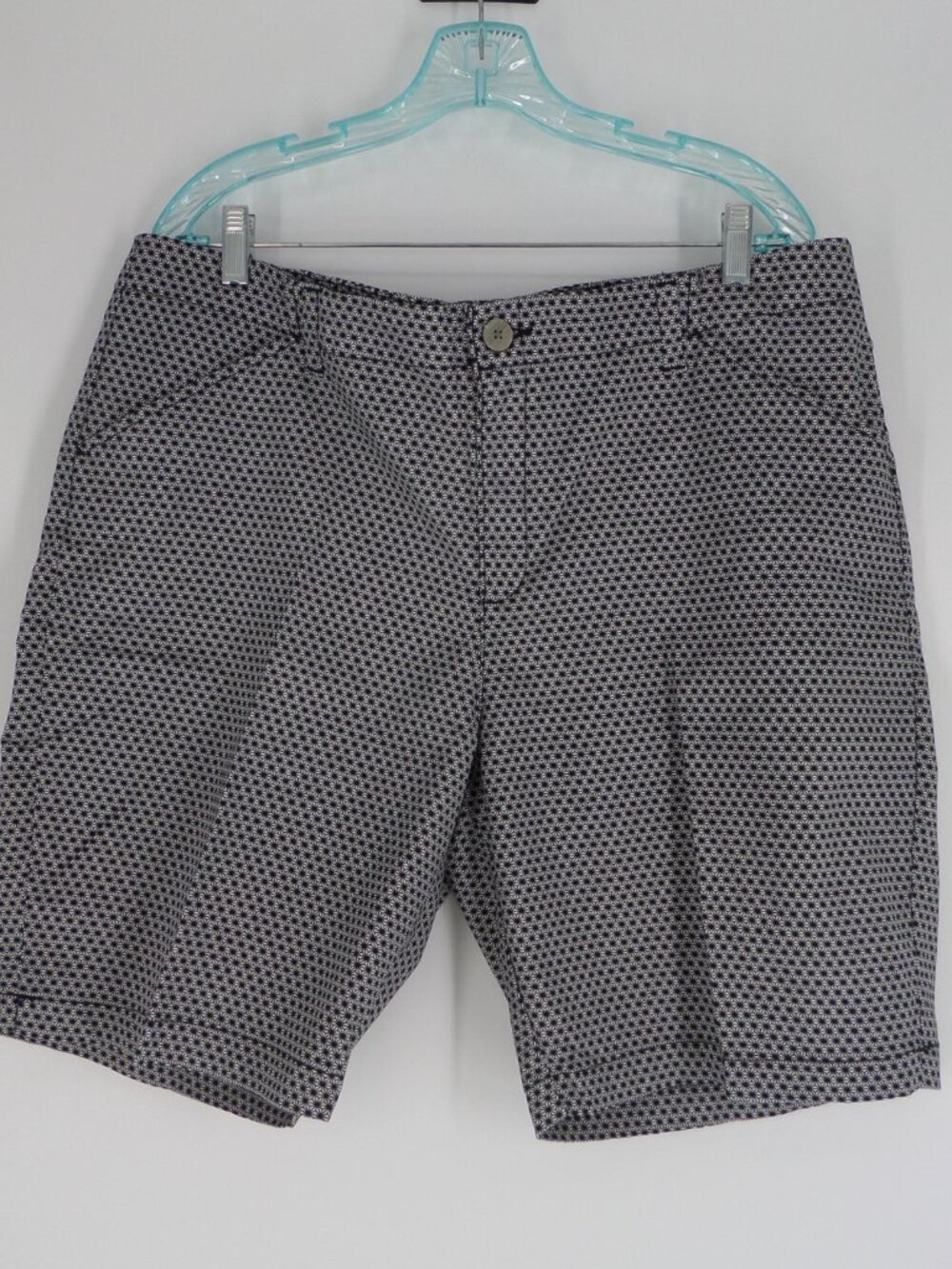 Lee Regular Fit Mid Rise Black/White Print Bermuda Shorts Sz 20 Like New